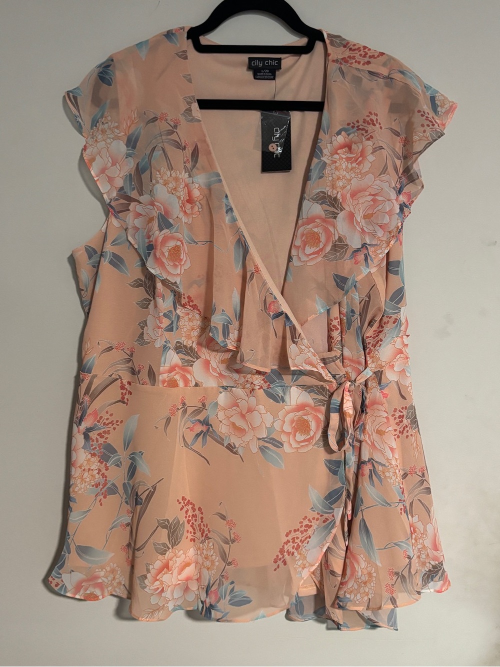 NWT City Chic Peach Floral Wrap Top with Ruffle Trim